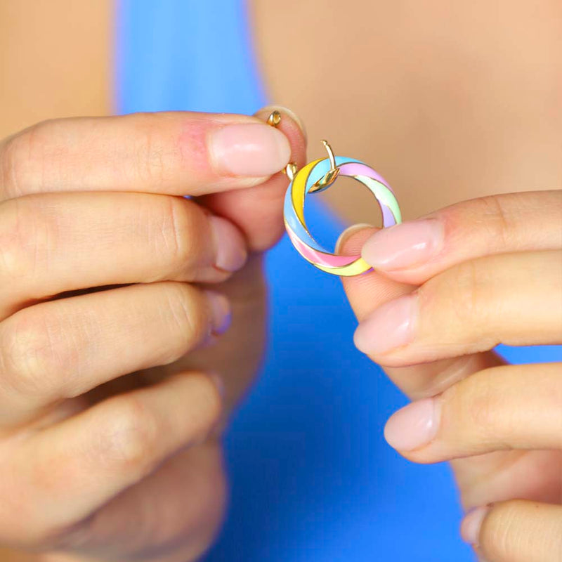 Attaching interchangable link to gold hoop earring